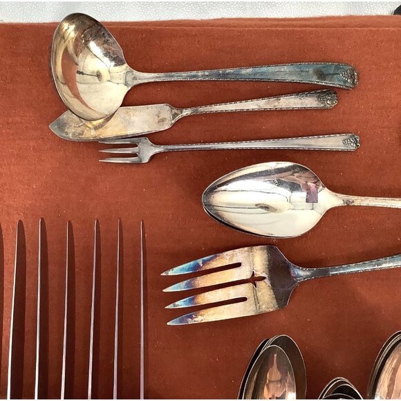 Vintage1946 Prestige Plate BORDEAUX Silverplate Flatware Silverware 48 piece set - Picture 4 of 7